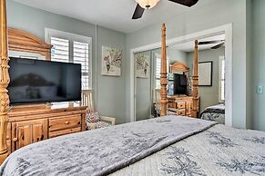 Bayside Pad w/ Pool Access & Dock: 1/2 Mi to Beach