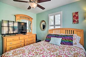 Bayside Pad w/ Pool Access & Dock: 1/2 Mi to Beach