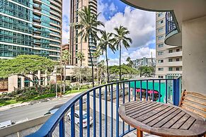 Waikiki Condo: Walk to Beach, Shops & Restaurants
