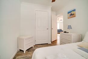 Charleston Home w/ Porch - 3 Mi to Folly Beach!