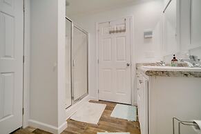 Charleston Home w/ Porch - 3 Mi to Folly Beach!