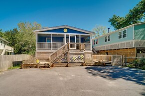 Charleston Home w/ Porch - 3 Mi to Folly Beach!