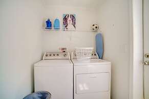 Charleston Home w/ Porch - 3 Mi to Folly Beach!