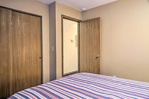 Pet-friendly Branson Retreat w/ Pool & Golf Access