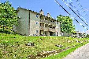 Pet-friendly Branson Retreat w/ Pool & Golf Access