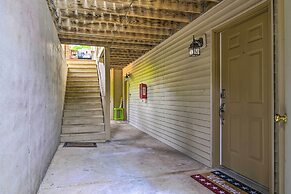 Pet-friendly Branson Retreat w/ Pool & Golf Access