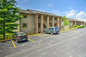 Pet-friendly Branson Retreat w/ Pool & Golf Access