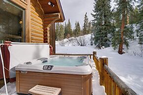 Rustic Cabin w/ Hot Tub & Deck in Breckenridge