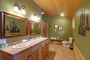 Rustic Cabin w/ Hot Tub & Deck in Breckenridge