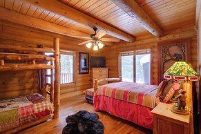 Rustic Cabin w/ Hot Tub & Deck in Breckenridge