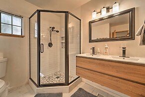 Game Room: Mountain Chalet 5 Mi to Donner Lake