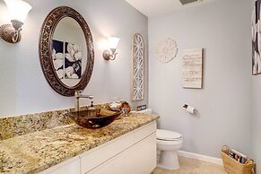 Golf Course View & Pool Access: Palm Desert Condo