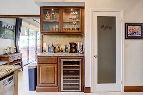 Golf Course View & Pool Access: Palm Desert Condo