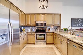 Golf Course View & Pool Access: Palm Desert Condo