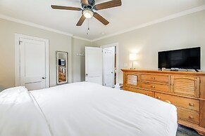 New Bern Retreat w/ Fire Pit ~ 1 Mi to Dtwn!