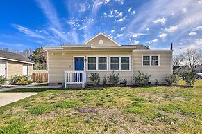 New Bern Retreat w/ Fire Pit ~ 1 Mi to Dtwn!