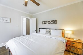 New Bern Retreat w/ Fire Pit ~ 1 Mi to Dtwn!