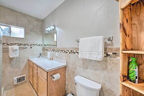 Well-equipped Cody Cottage: 2 Miles to Cody Rodeo!