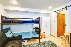 Spacious Frisco Retreat w/ Private Hot Tub!