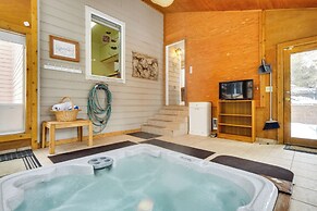 Spacious Frisco Retreat w/ Private Hot Tub!