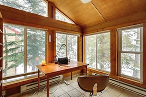 Spacious Frisco Retreat w/ Private Hot Tub!