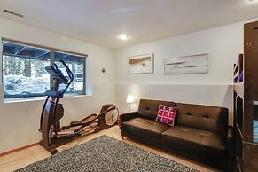 Spacious Frisco Retreat w/ Private Hot Tub!