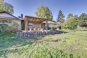 Modern Home in Napa Area w/ Hot Tub & Game Room!