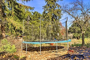 Modern Home in Napa Area w/ Hot Tub & Game Room!