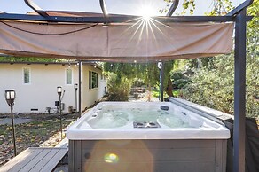 Modern Home in Napa Area w/ Hot Tub & Game Room!