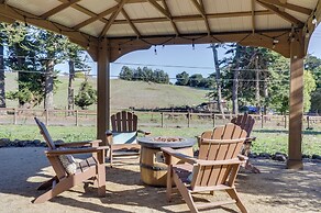 Modern Home in Napa Area w/ Hot Tub & Game Room!