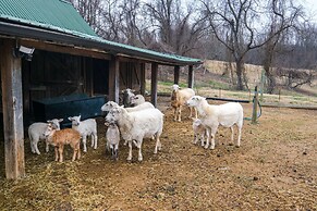 Nature Getaway w/ On-site Trails, 17 Mi to DC!
