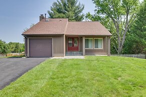 Modern North Potomac Home w/ Furnished Deck!