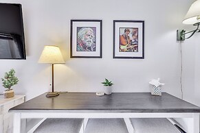 Walk to Lifts: Studio w/ Hot Tub in Keystone!