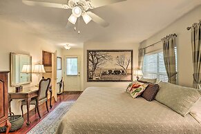 < 1 Mi to Kyle Field: Cozy Studio w/ Outdoor Space