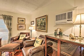 < 1 Mi to Kyle Field: Cozy Studio w/ Outdoor Space