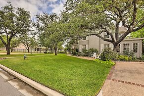 < 1 Mi to Kyle Field: Cozy Studio w/ Outdoor Space