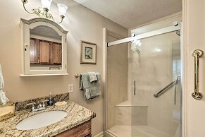 < 1 Mi to Kyle Field: Cozy Studio w/ Outdoor Space