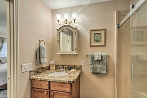 < 1 Mi to Kyle Field: Cozy Studio w/ Outdoor Space
