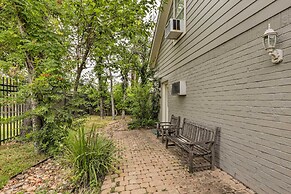 < 1 Mi to Kyle Field: Cozy Studio w/ Outdoor Space