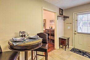 < 1 Mi to Kyle Field: Cozy Studio w/ Outdoor Space