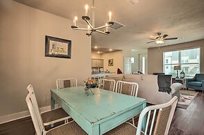 College Station Townhome w/ Furnished Patio!