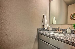 College Station Townhome w/ Furnished Patio!