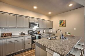 College Station Townhome w/ Furnished Patio!
