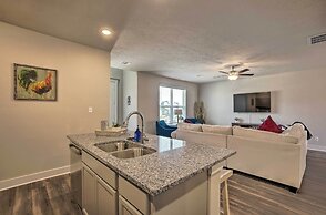 College Station Townhome w/ Furnished Patio!