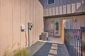 College Station Townhome w/ Furnished Patio!