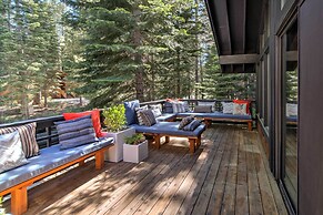 Expansive Truckee Cabin w/ Deck & Resort Amenities
