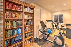 Luxe Garden-level Apartment w/ Sauna & Gym!