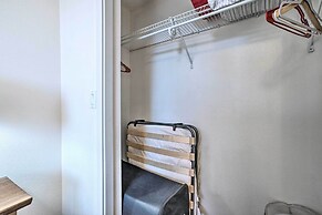 Resort-style Condo w/ Lake Chelan & Mtn Views