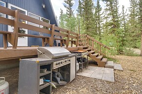 Sunny Muddy Moose Cabin w/ Fire Pit & Mtn Views!