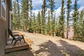 Sunny Muddy Moose Cabin w/ Fire Pit & Mtn Views!